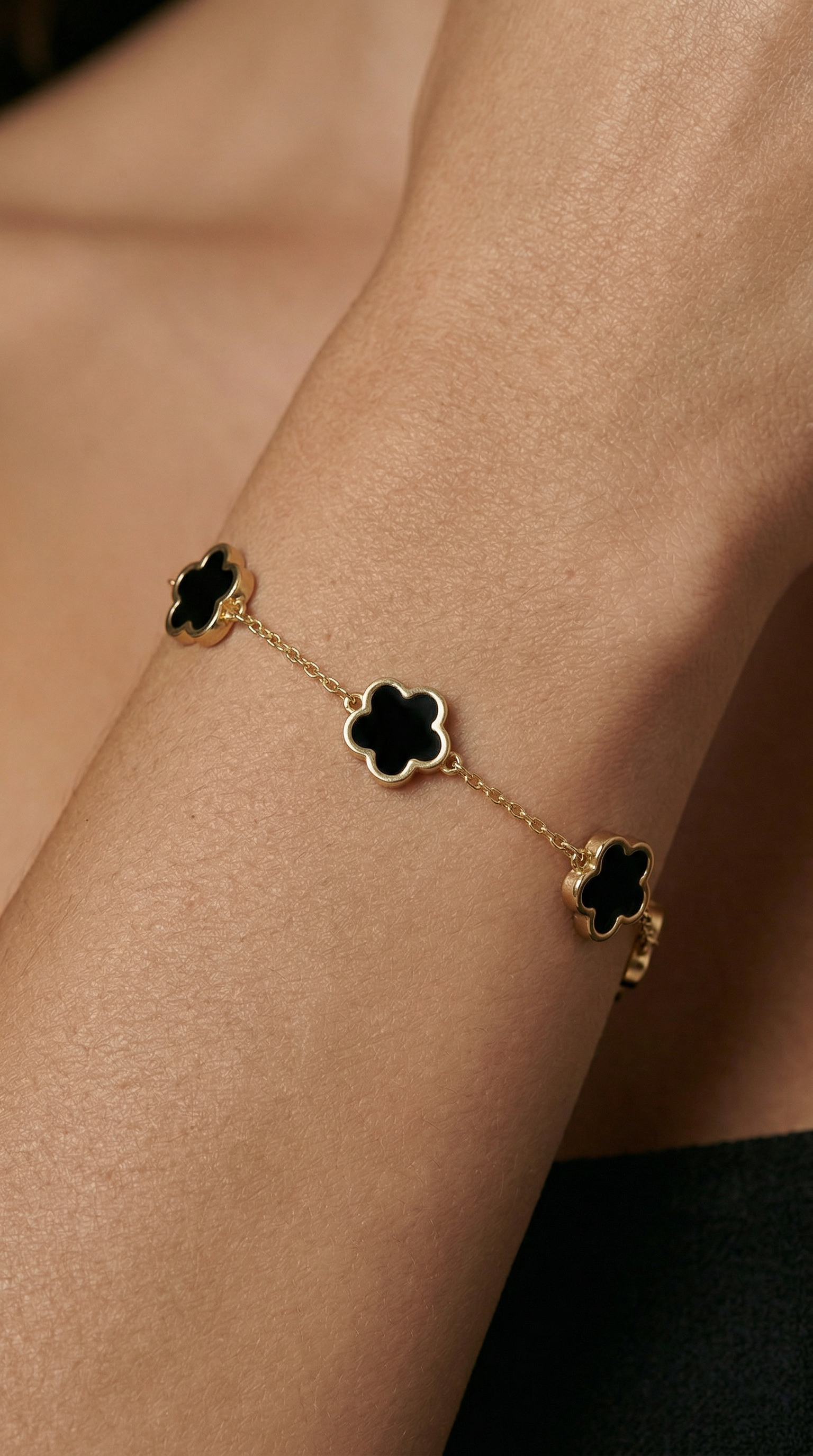 Womens flower bracelet | Gold – Midnight lily