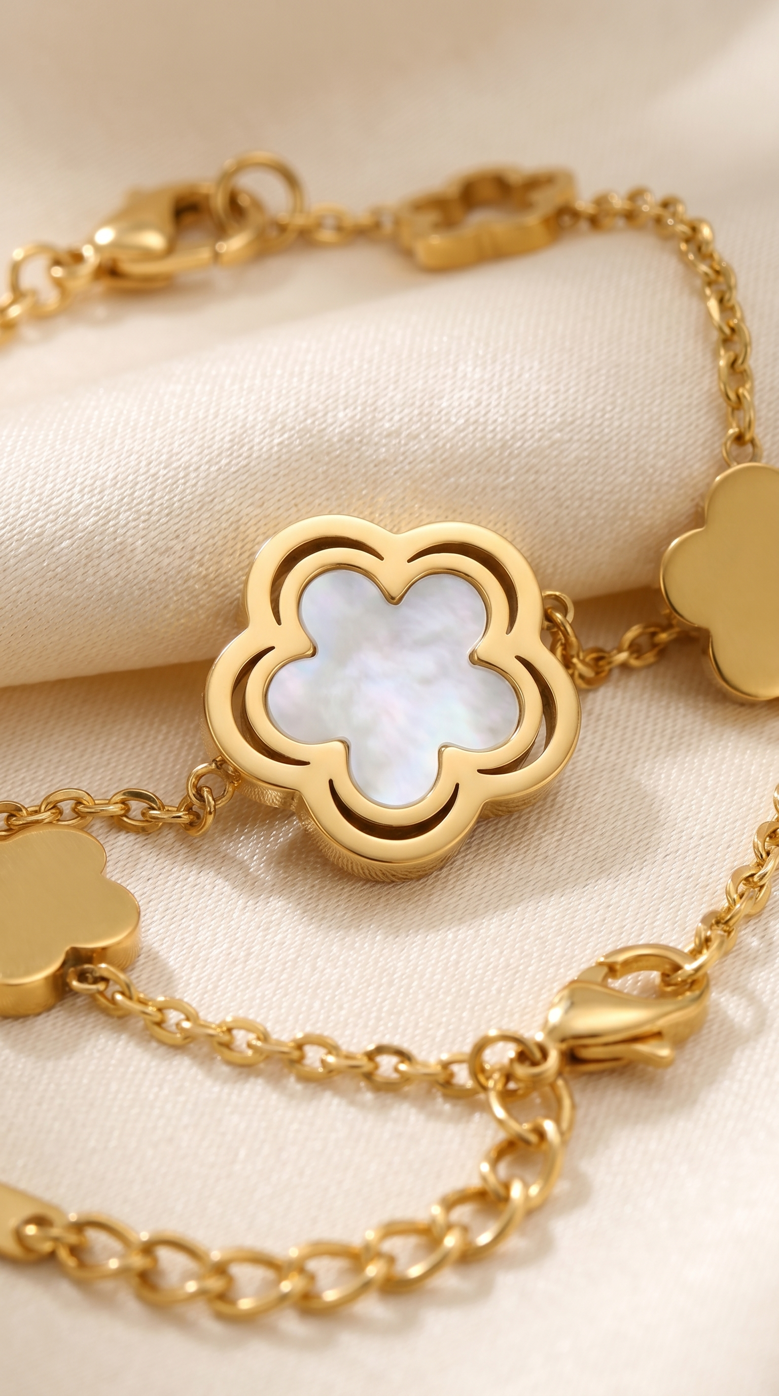 Dames bloem armband | Goud - Lily of grace