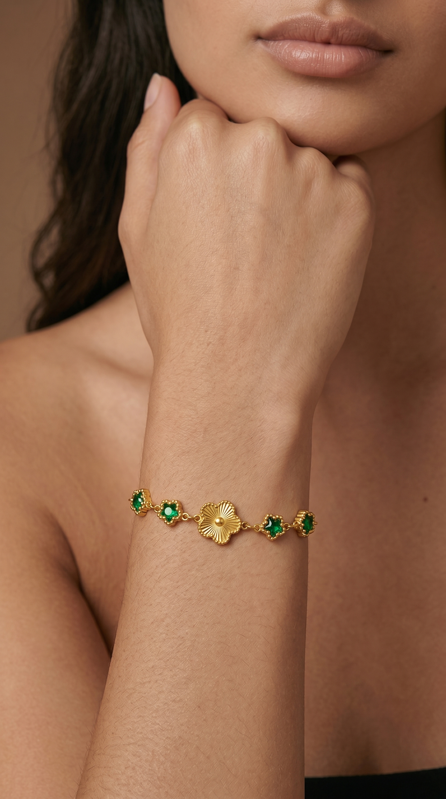 Dames bloem armband | Goud- Midnight lily