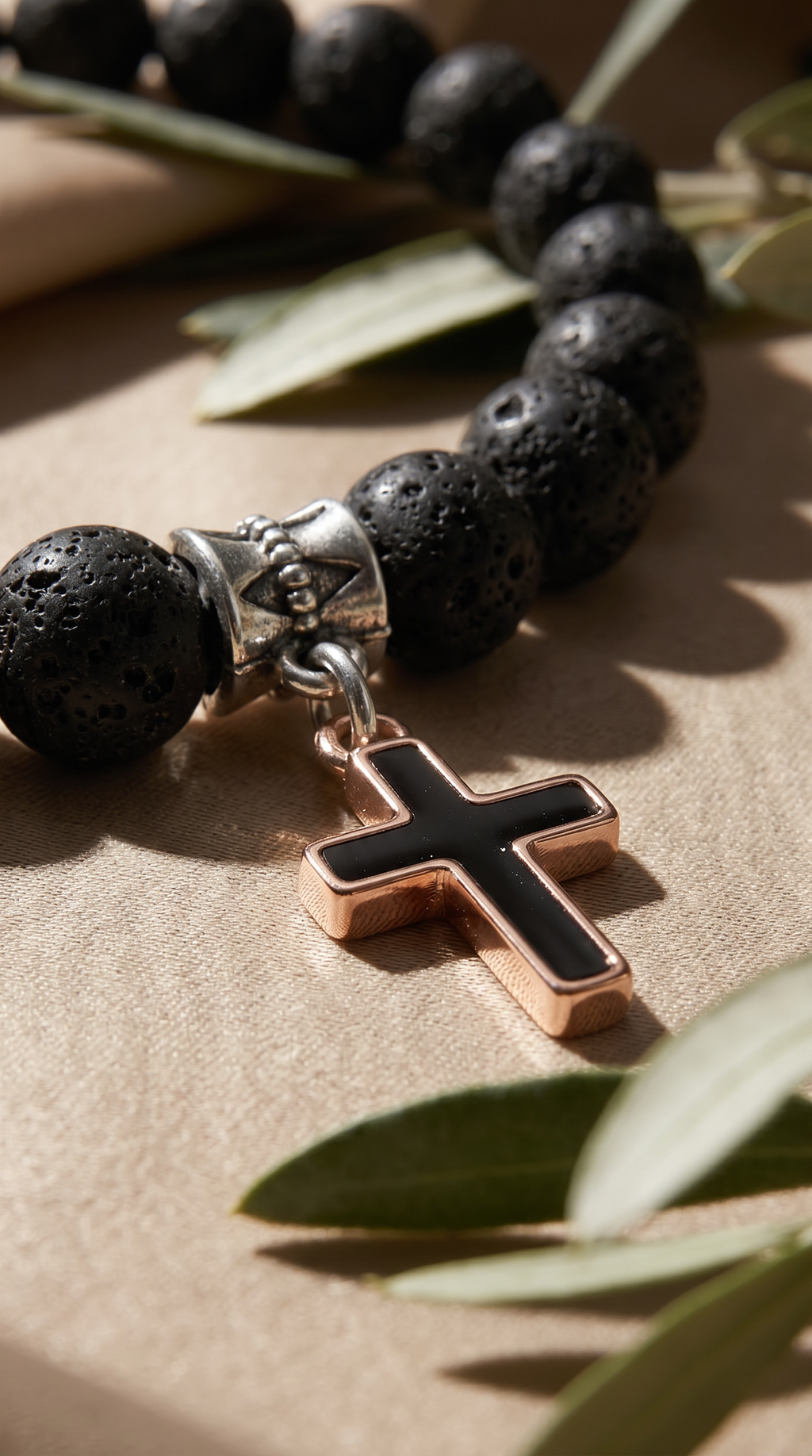 Heren kruis armband | Zwart Lava – Ascension